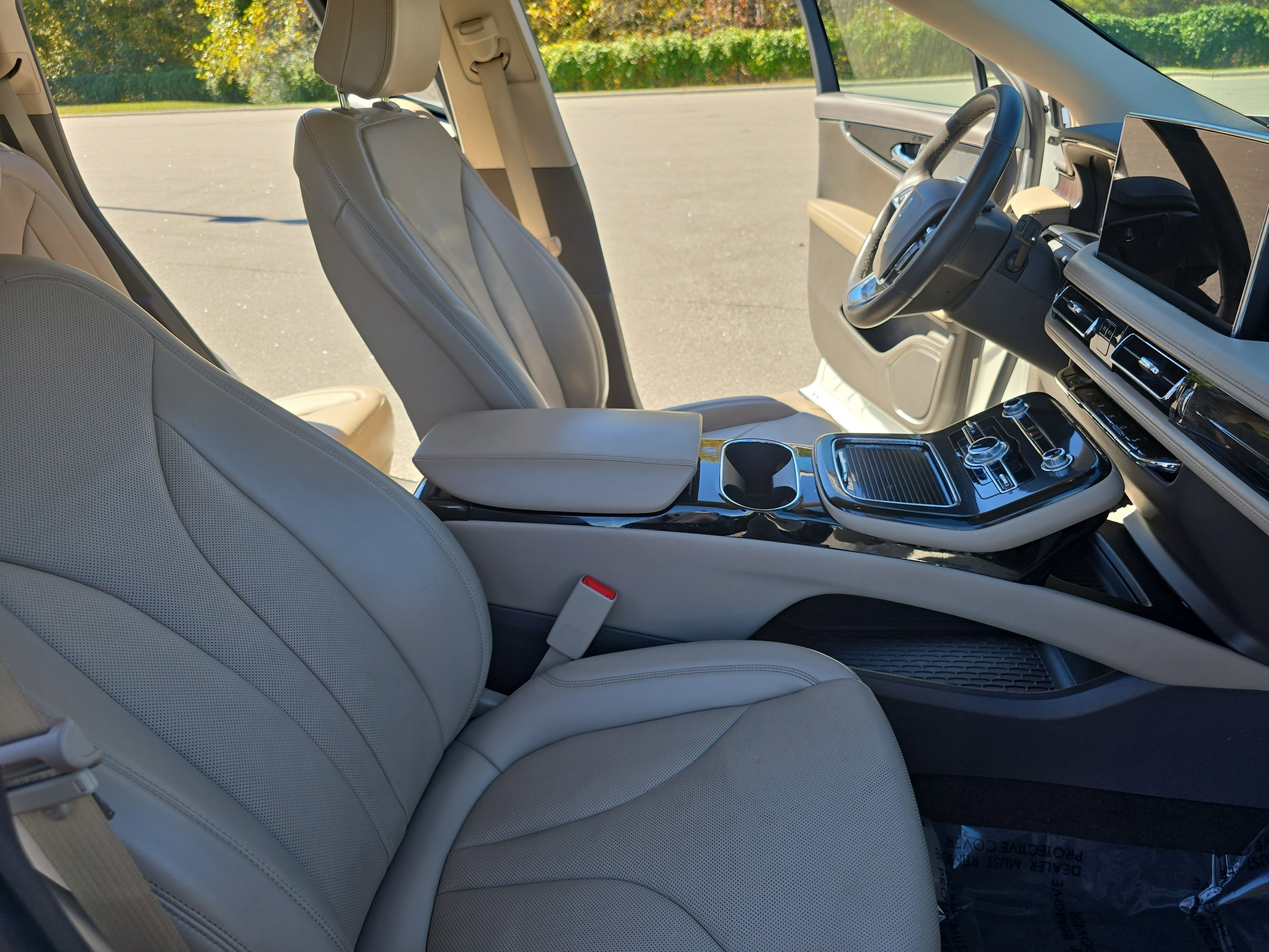 Certified 2022 Lincoln Nautilus Reserve image 10