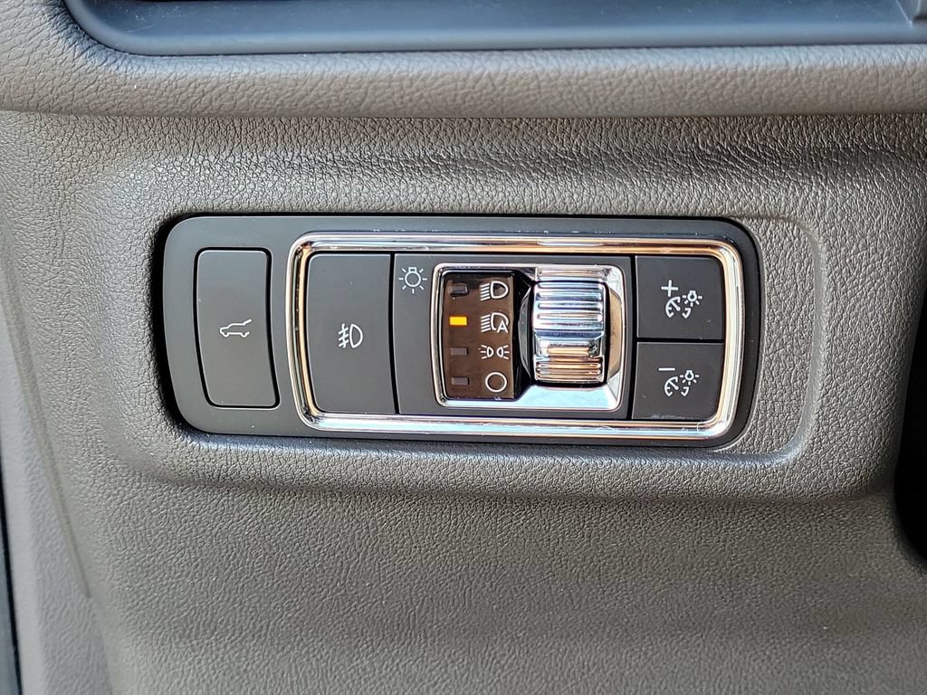 Used 2020 Lincoln Corsair Reserve w/ Elements Package FWD image 31