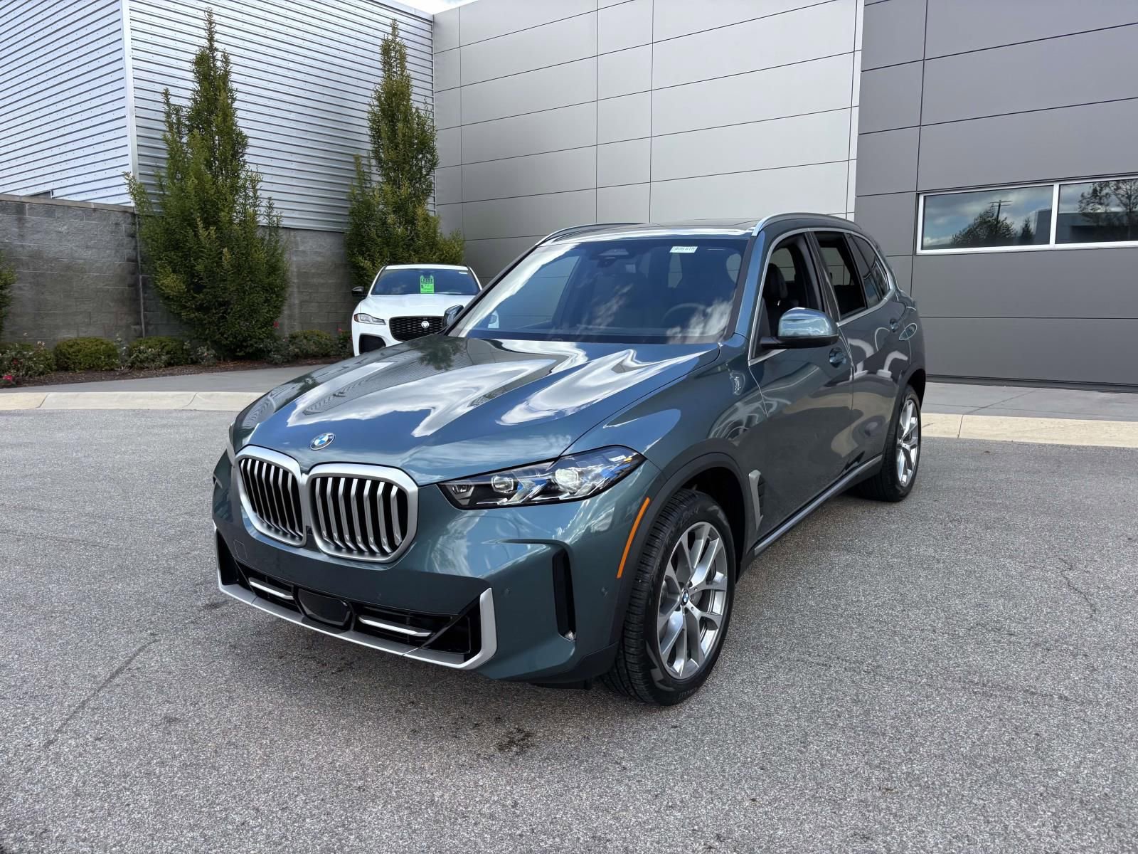 New 2026 BMW X5 xDrive40i w/ Premium Package image 3