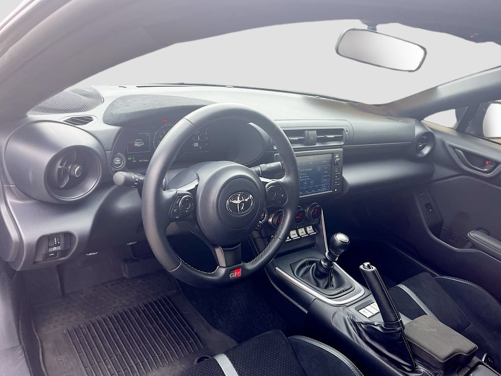 Used 2025 Toyota GR86 Premium RWD image 9