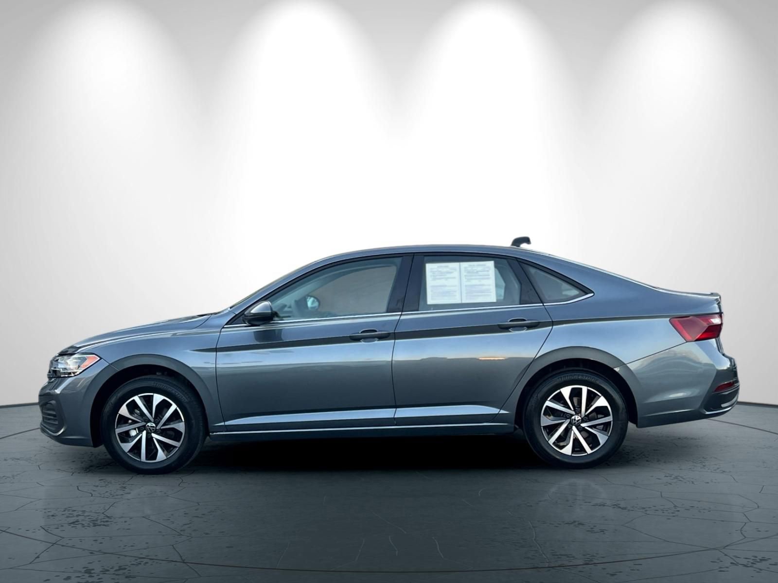 Used 2023 Volkswagen Jetta S image 7