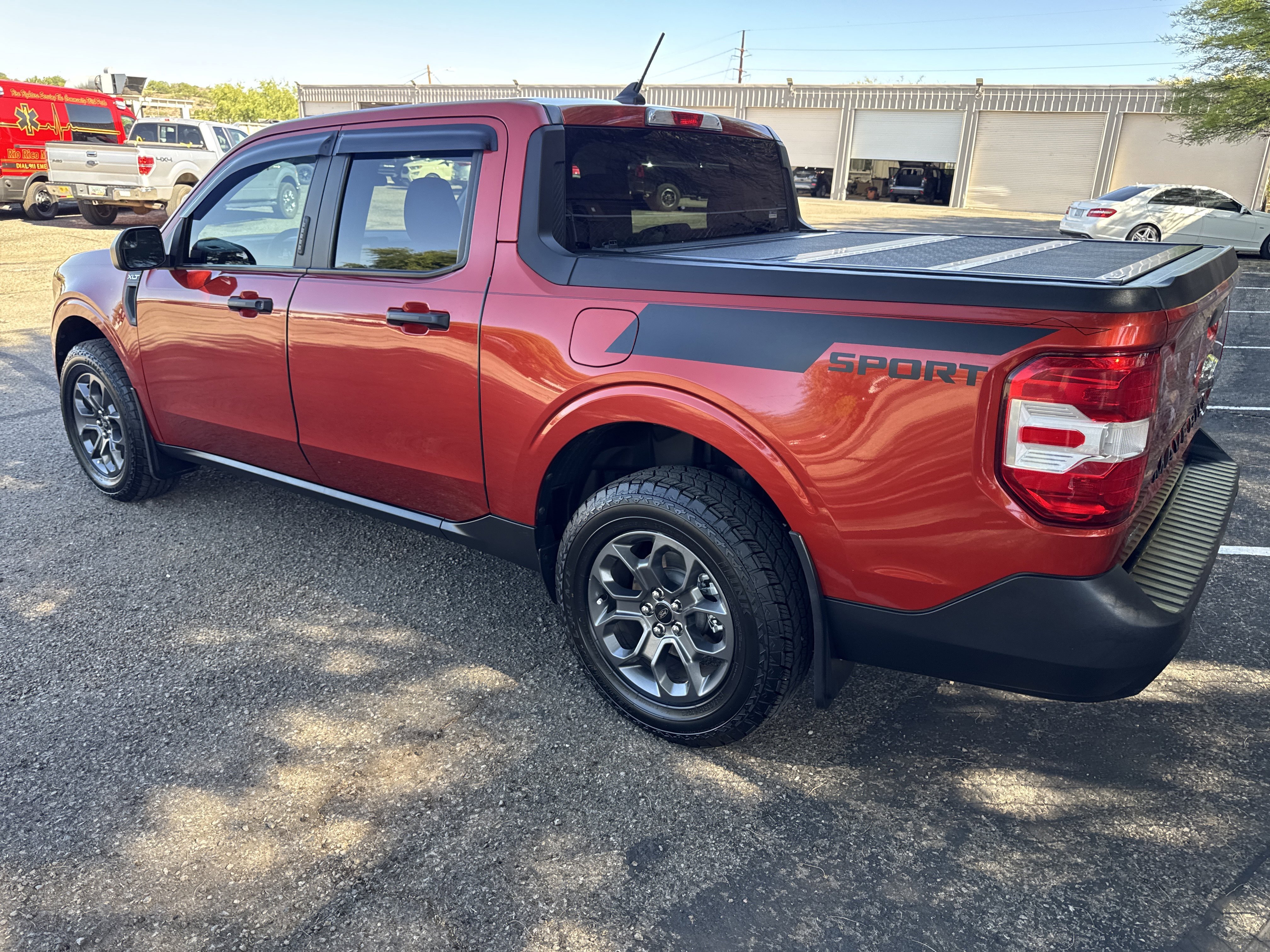 Used 2022 Ford Maverick XLT FWD image 5