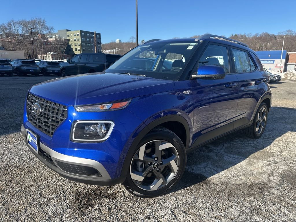 Used 2025 Hyundai Venue Limited image 1