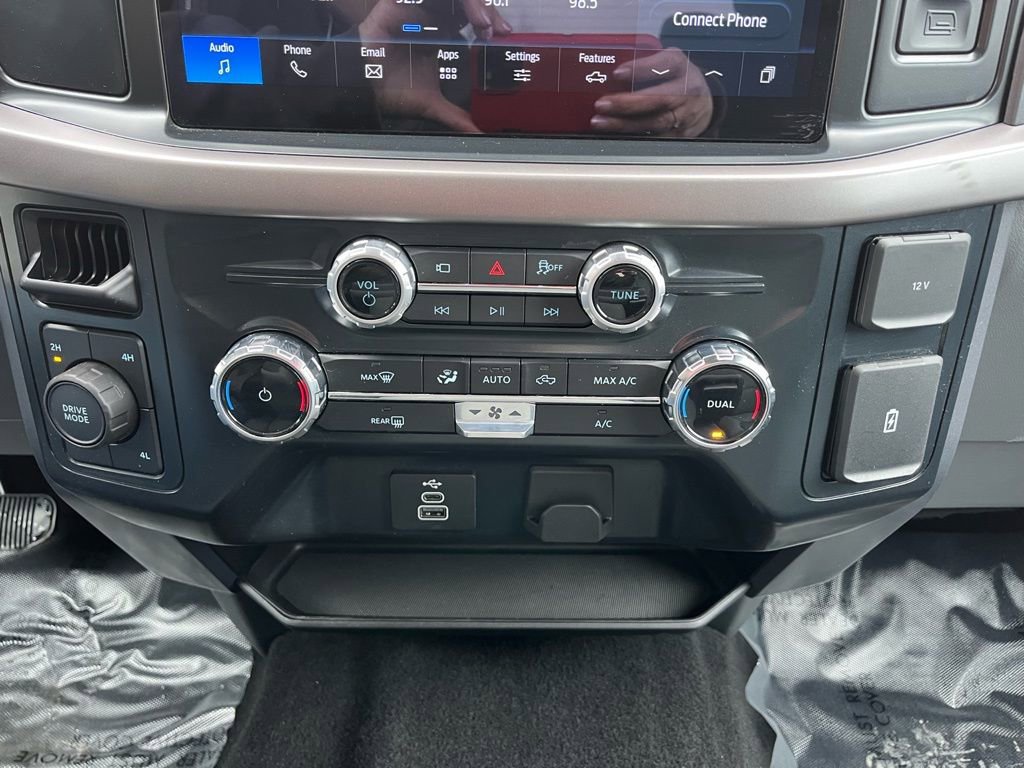 Used 2025 Ford F150 XLT w/ Equipment Group 301A Standard image 18