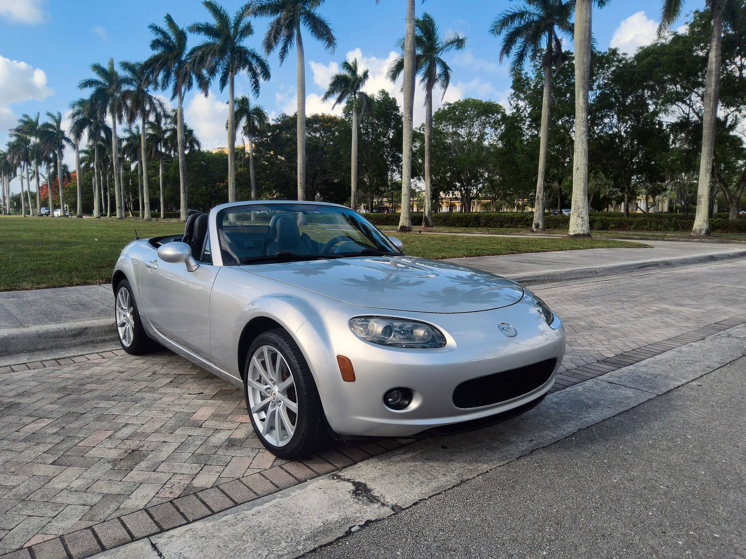 Used 2006 MAZDA MX-5 Miata Grand Touring RWD video 1