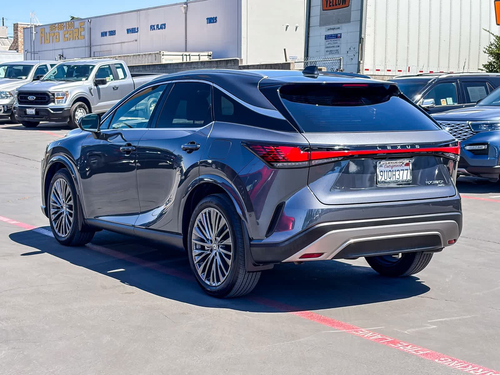 Used 2025 Lexus RX 350 w/ Convenience Package AWD/4WD image 2