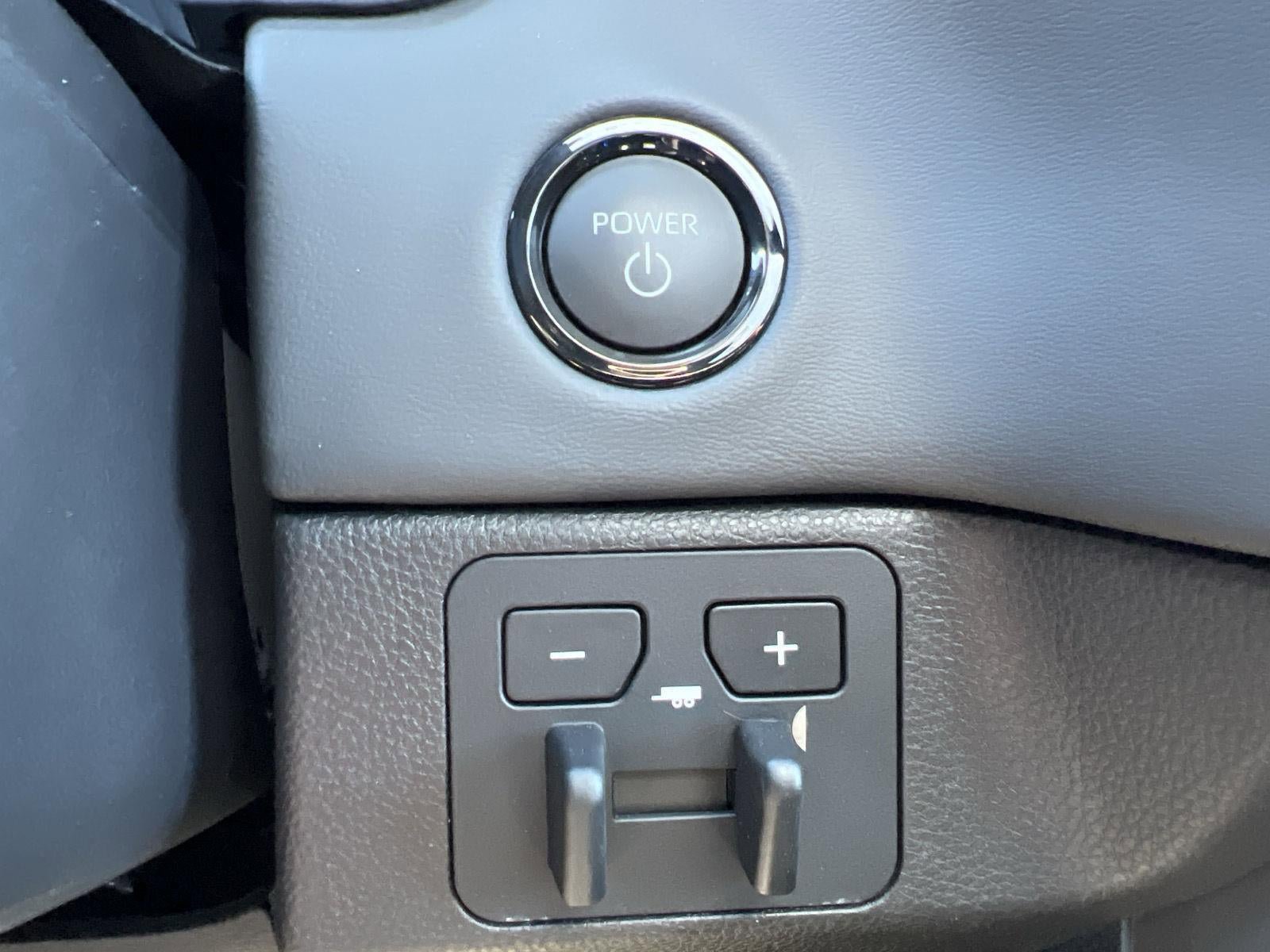 Used 2026 Toyota Sequoia Platinum AWD/4WD image 8