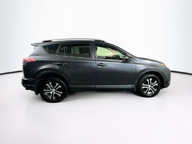 Used 2016 Toyota RAV4 LE AWD/4WD image 10