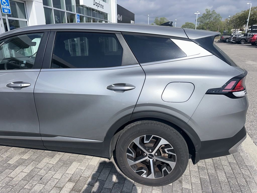 Used 2024 Kia Sportage EX image 8