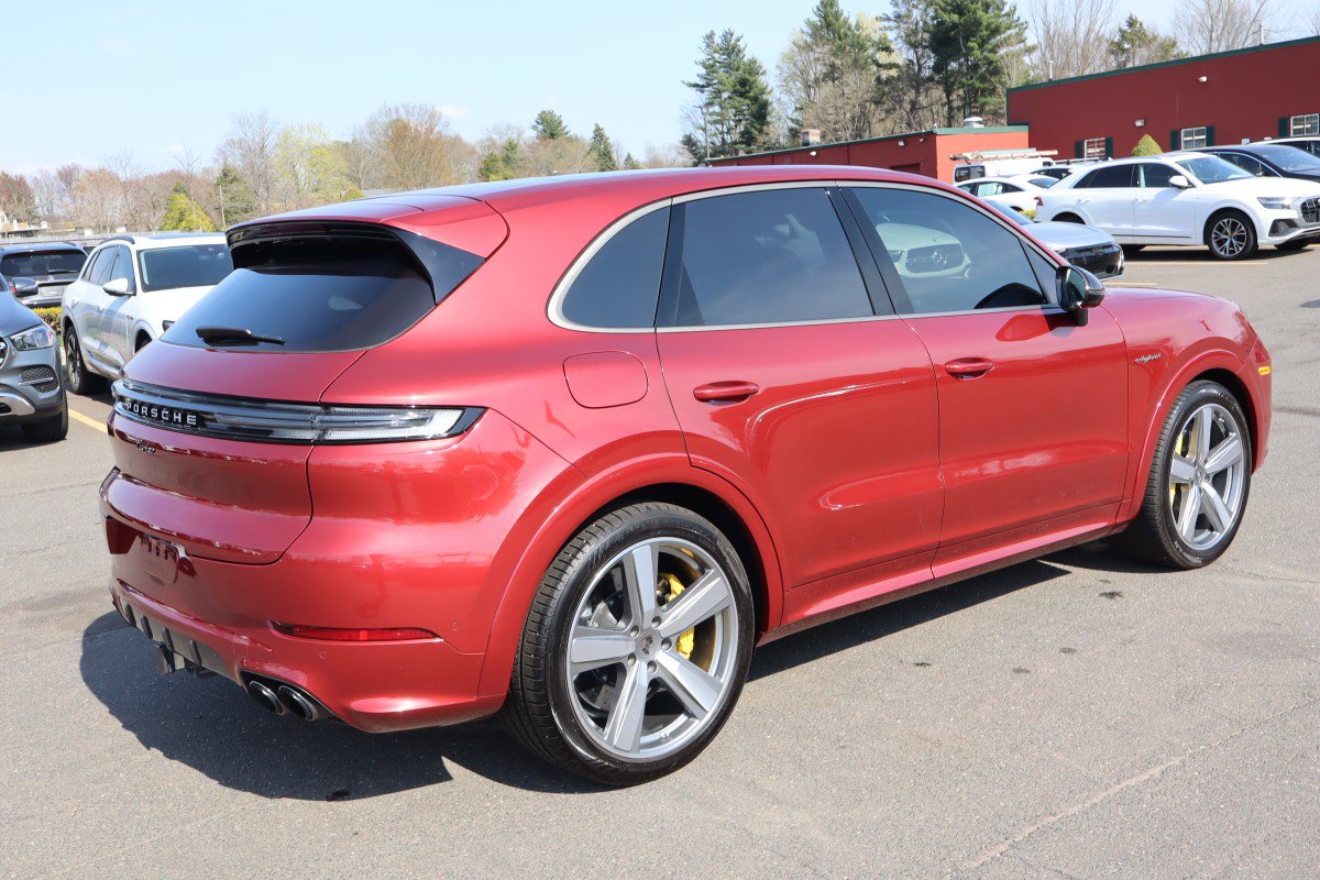 Used 2025 Porsche Cayenne Turbo AWD/4WD image 5