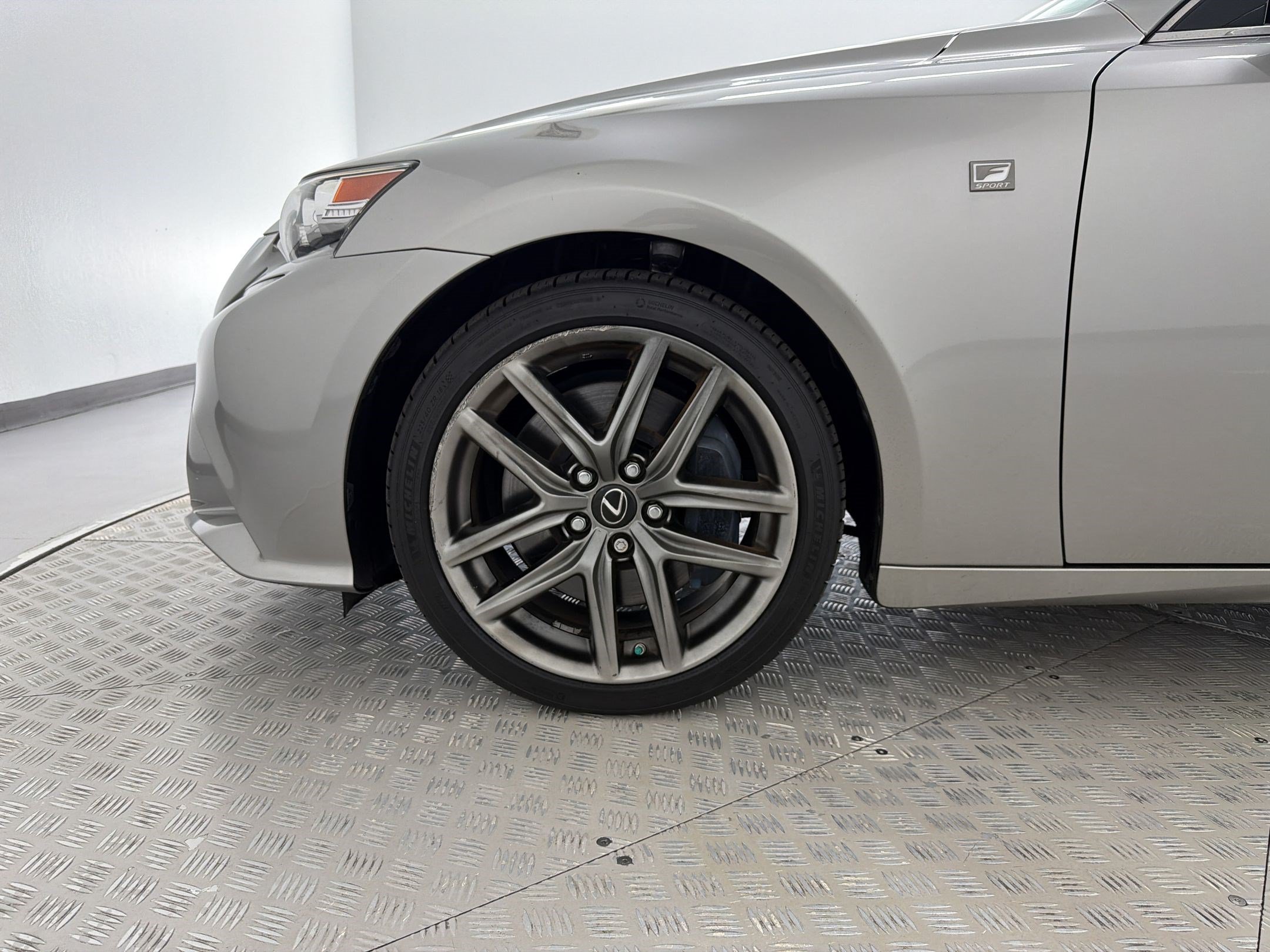 Used 2016 Lexus IS 200t w/ F Sport Package RWD image 12