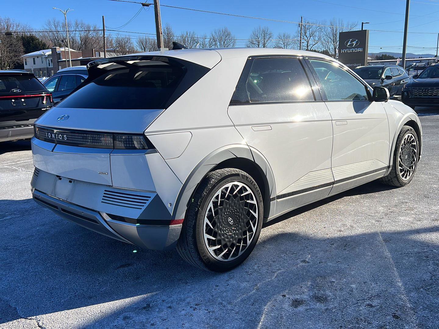 Used 2022 Hyundai Ioniq 5 Limited w/ Cargo Package image 5