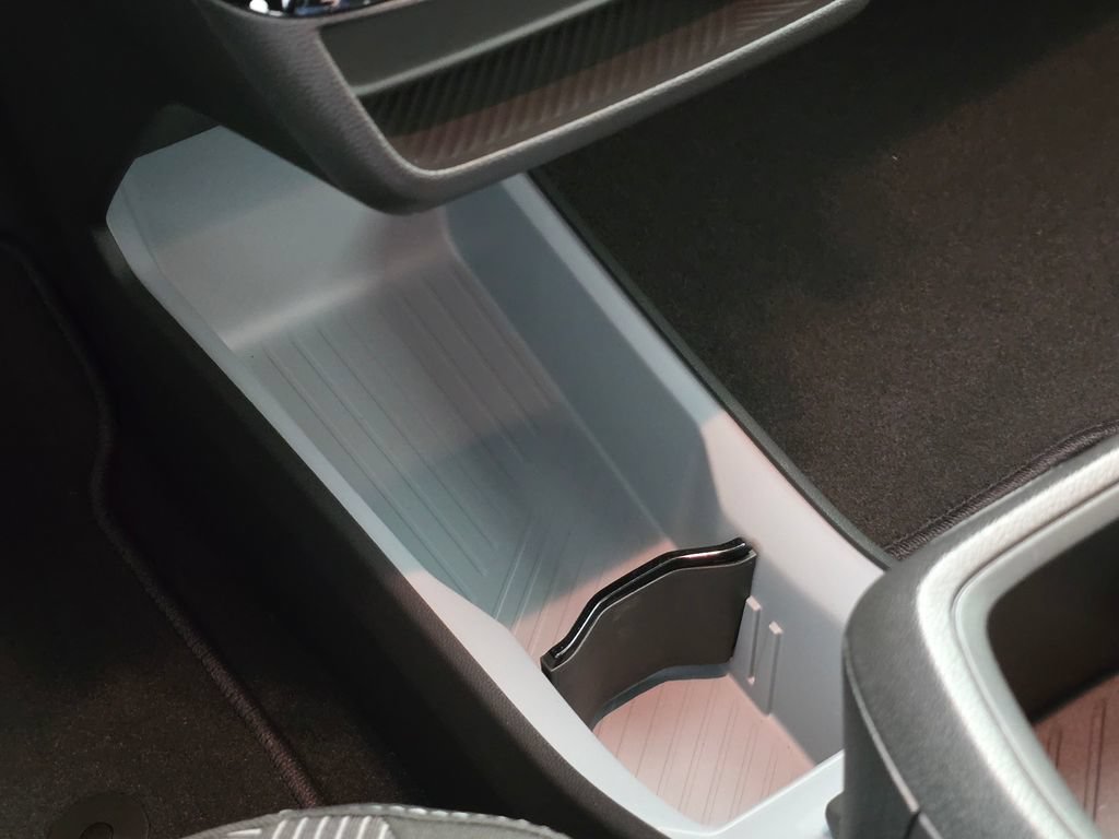 New 2027 Chevrolet Bolt LT w/ Comfort Package FWD image 30