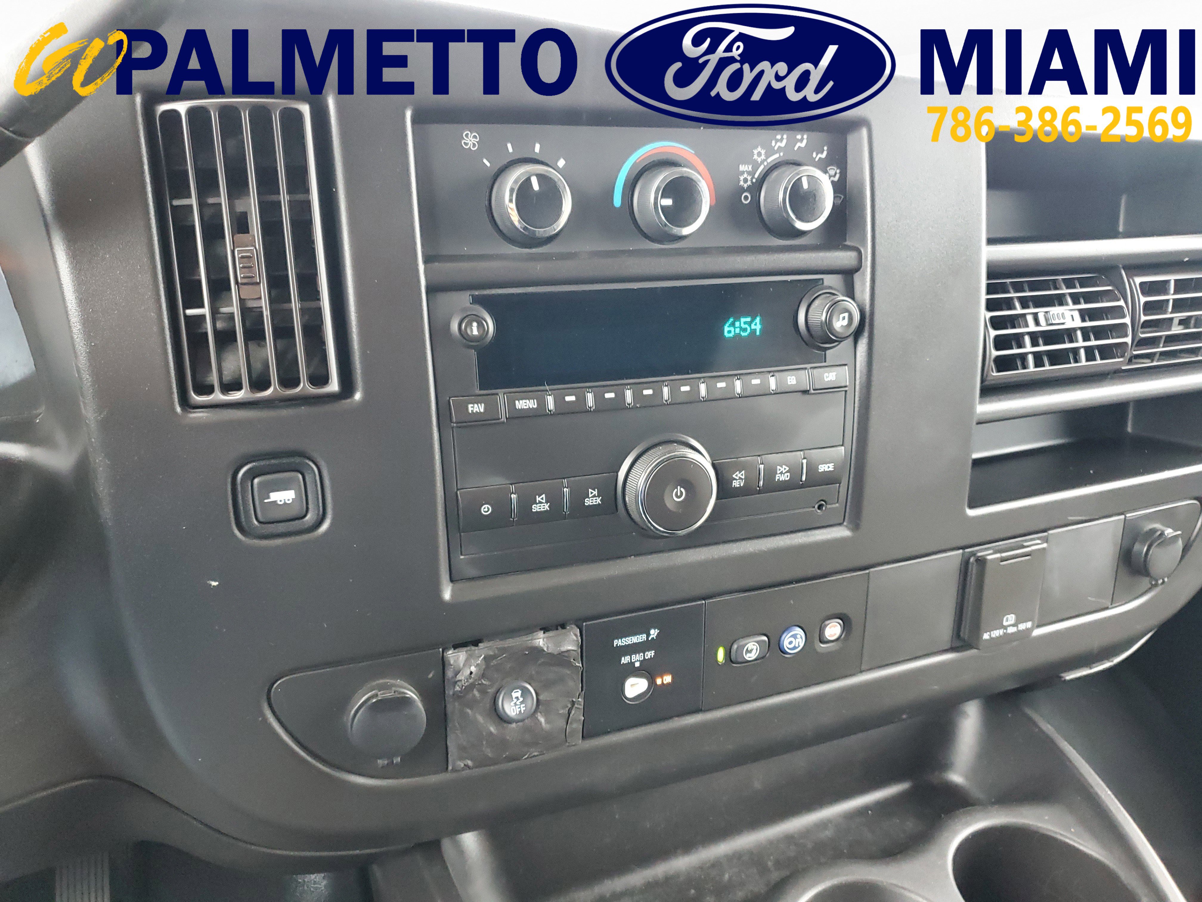 Used 2018 Chevrolet Express 2500 image 22