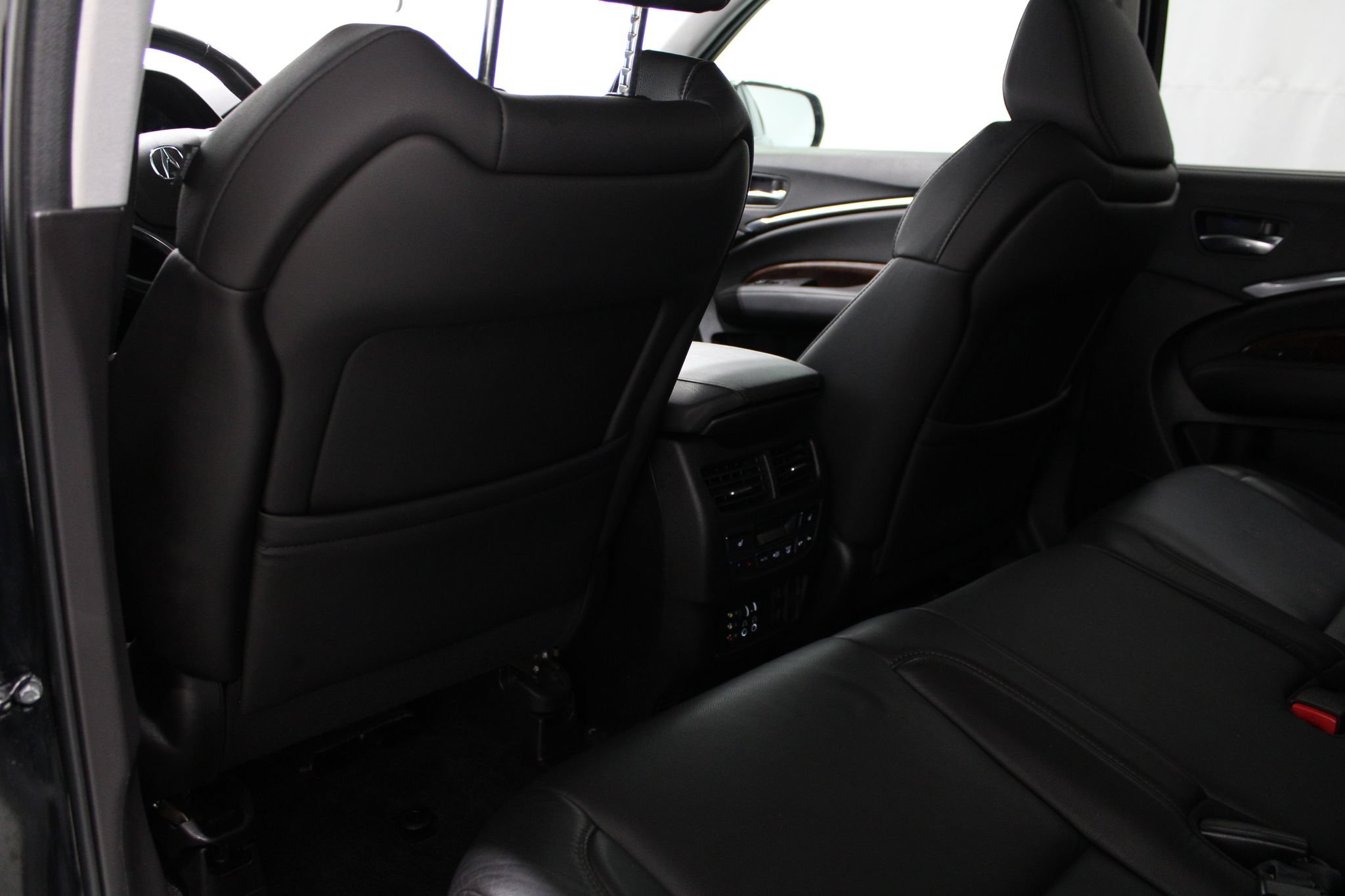 Used 2017 Acura MDX w/ Tech & Entertainment Packag FWD image 16
