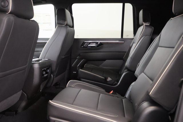 New 2026 Chevrolet Suburban Premier w/ Sun And Tow Package AWD/4WD image 29