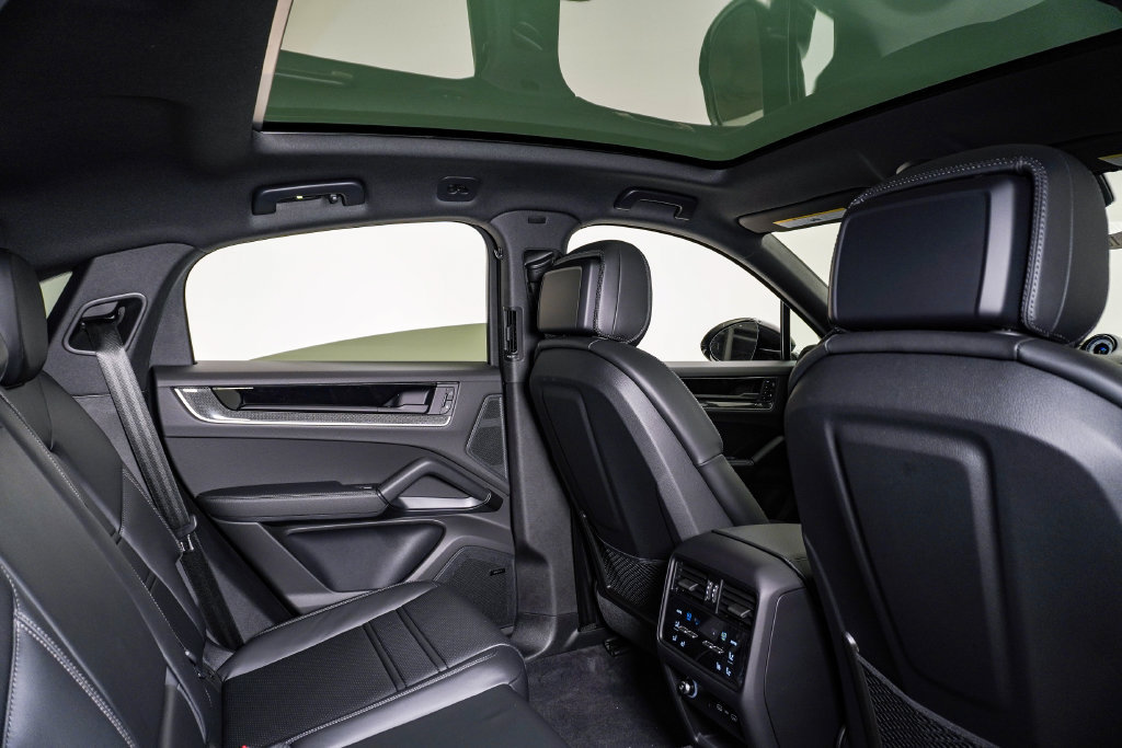 New 2026 Porsche Cayenne S AWD/4WD image 16