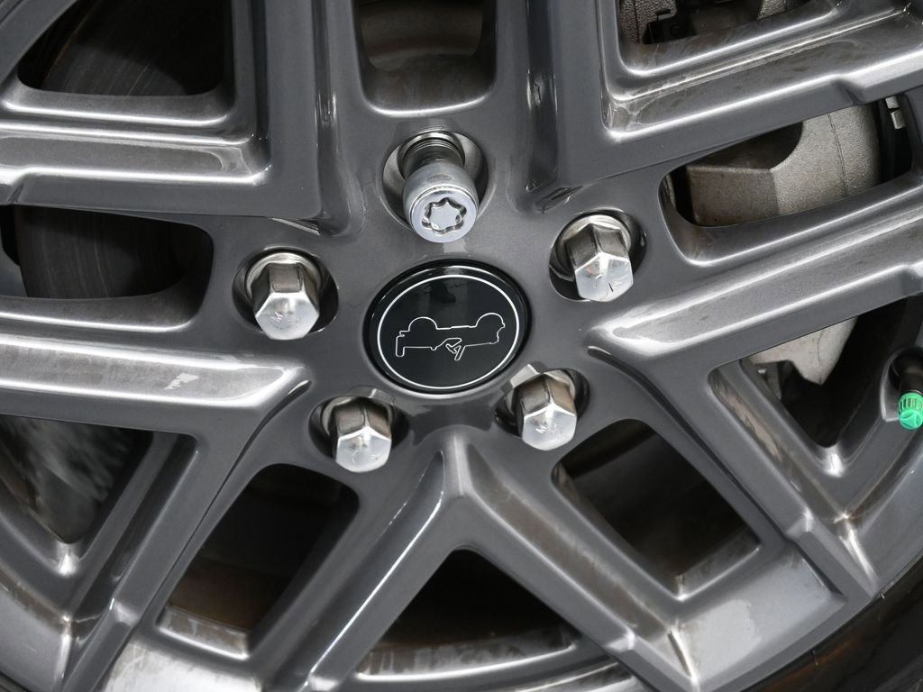 Used 2025 Jeep Wrangler Sport image 29