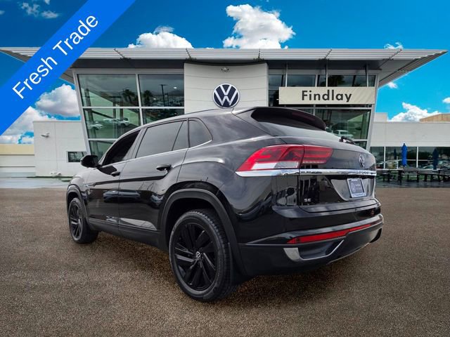 Certified 2022 Volkswagen Atlas Cross Sport SE w/ Panoramic Sunroof Package AWD/4WD image 4
