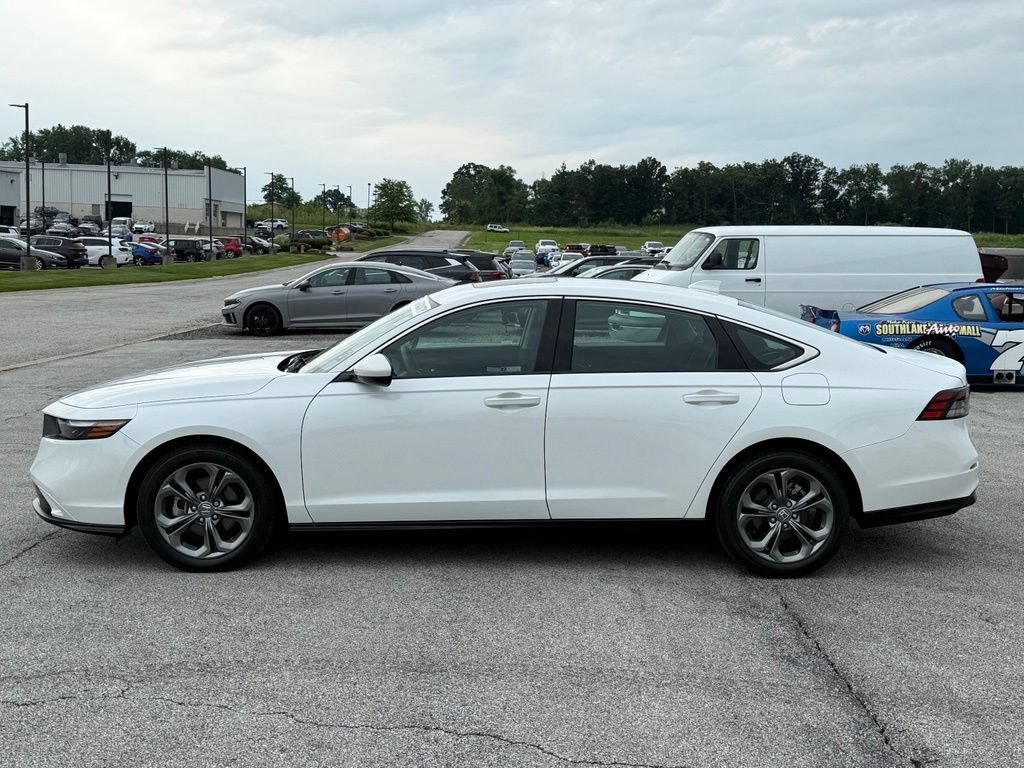 Used 2023 Honda Accord EX image 4