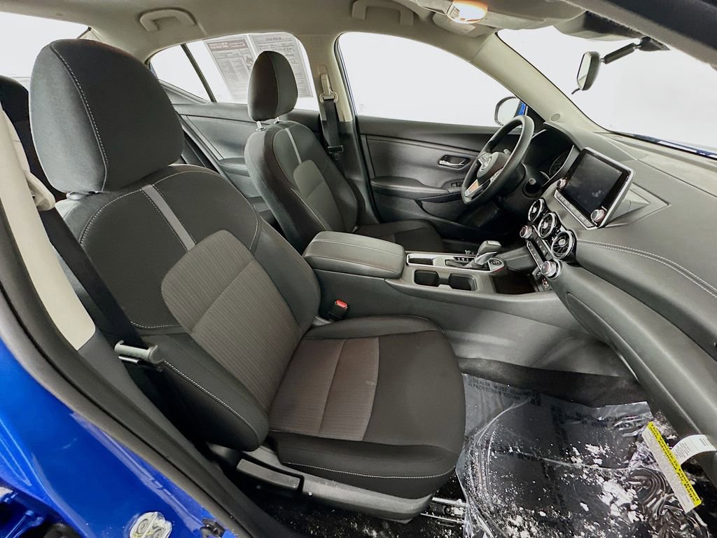 Certified 2025 Nissan Sentra SV image 34