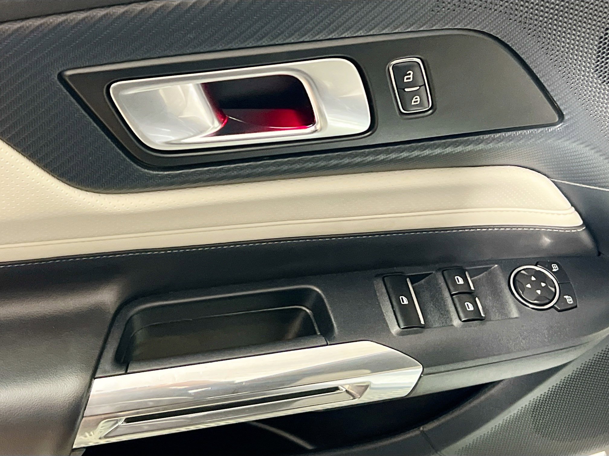 Used 2024 Ford Mustang Premium image 16