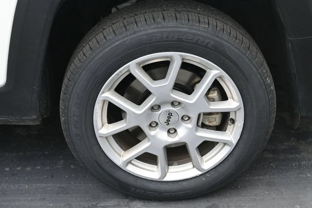 Used 2023 Jeep Renegade Latitude AWD/4WD image 41