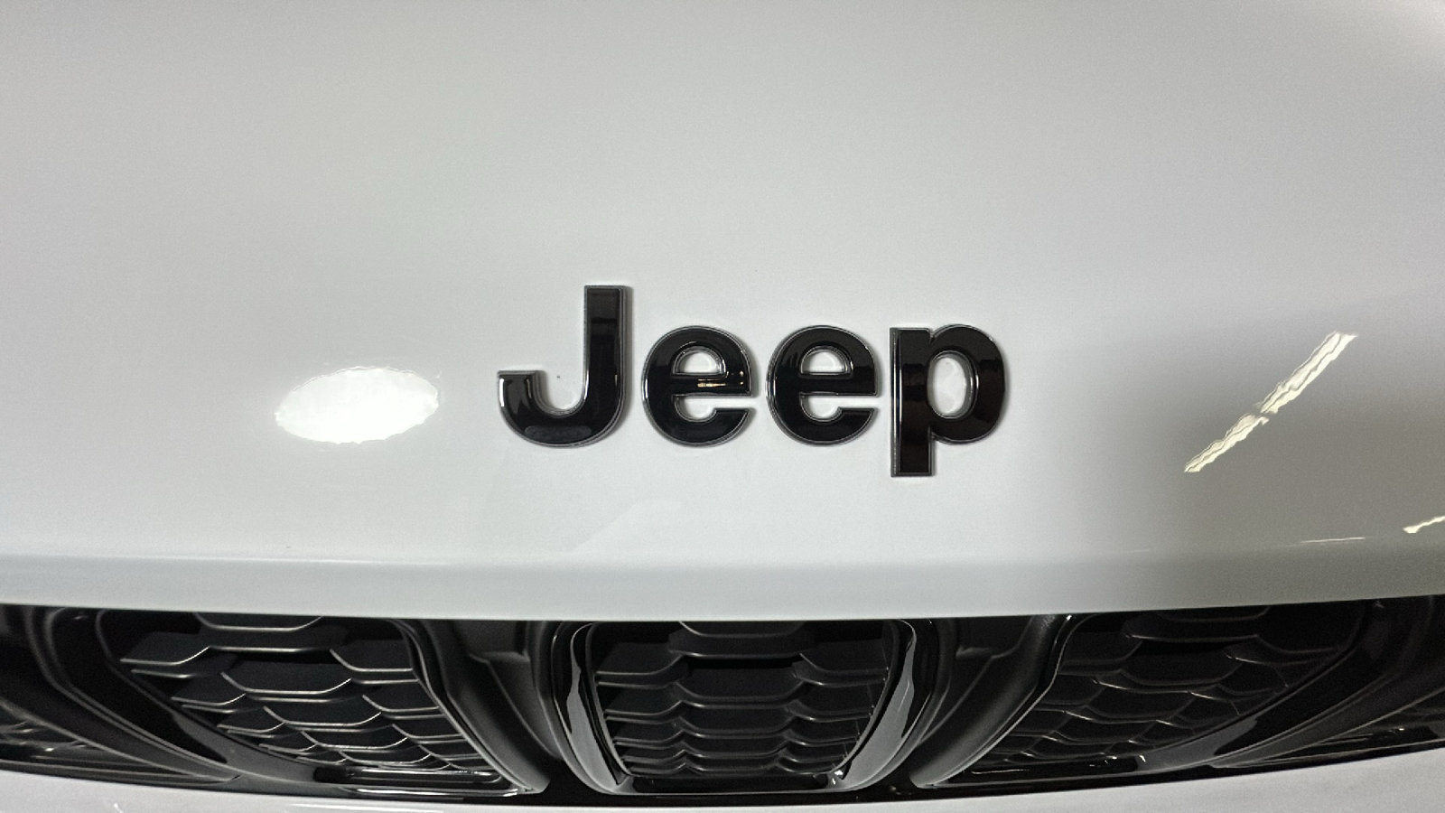 Used 2023 Jeep Grand Cherokee L Altitude AWD/4WD image 10