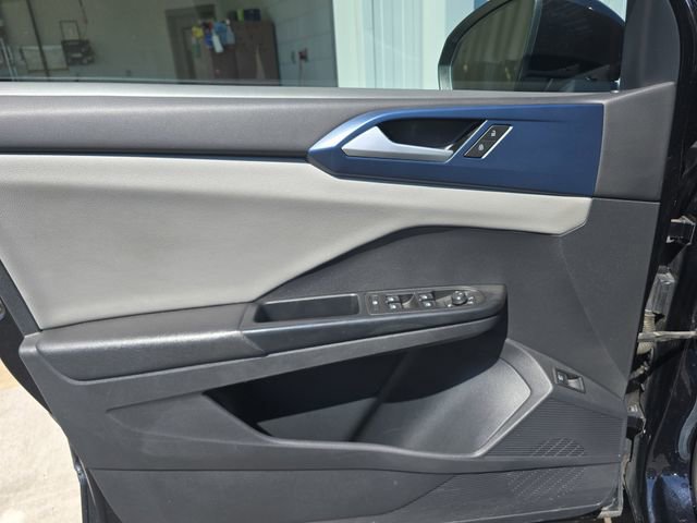 Used 2022 Volkswagen Taos SE FWD image 11