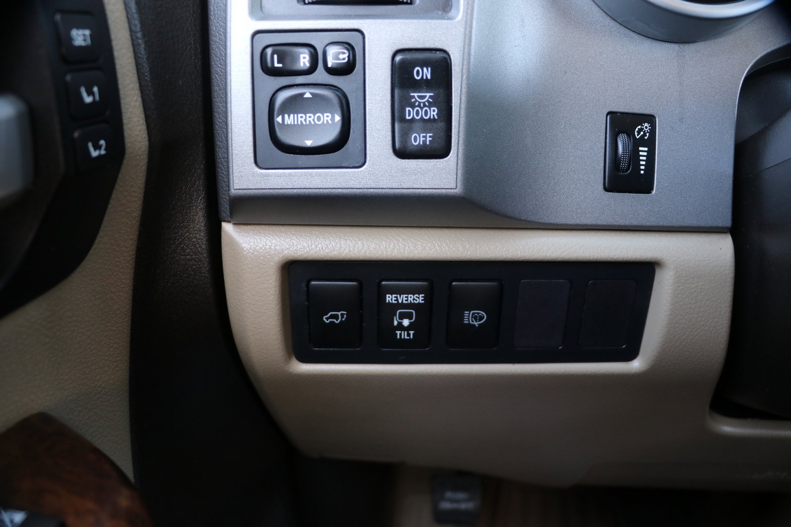 Used 2010 Toyota Sequoia Platinum RWD image 12