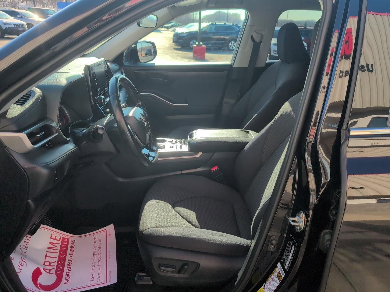 Used 2020 Toyota Highlander LE image 9