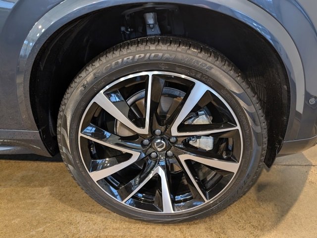 Used 2024 Volvo XC90 B6 Plus w/ Protection Package Premier image 8