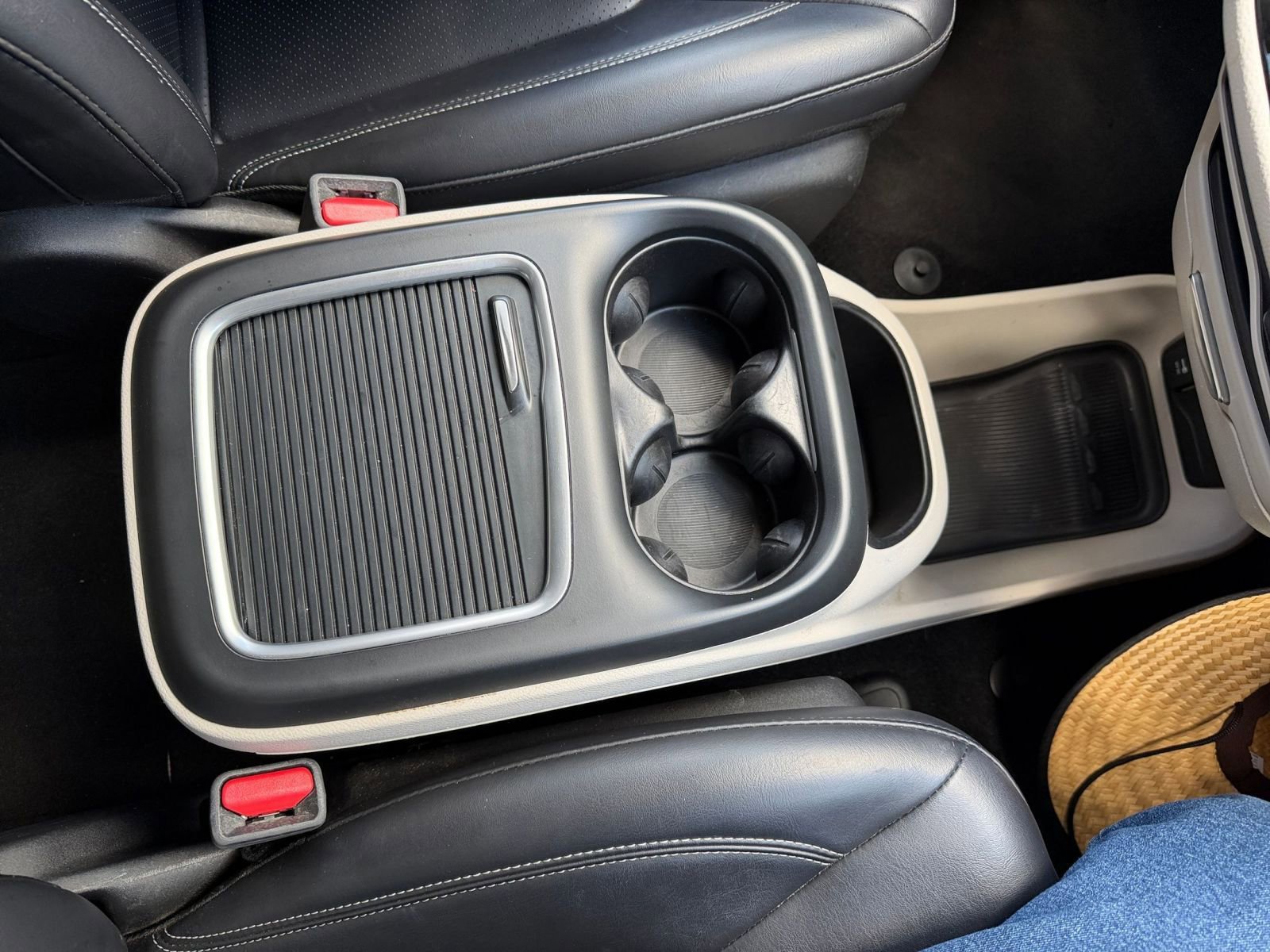 Used 2023 Chrysler Pacifica Touring-L image 44