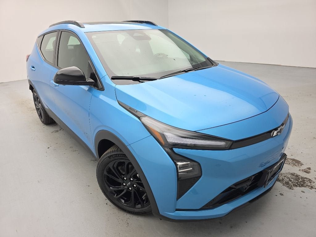 New 2027 Chevrolet Bolt RS w/ Technology Package FWD image 3