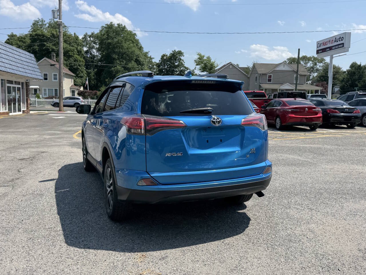 Used 2018 Toyota RAV4 LE AWD/4WD image 19