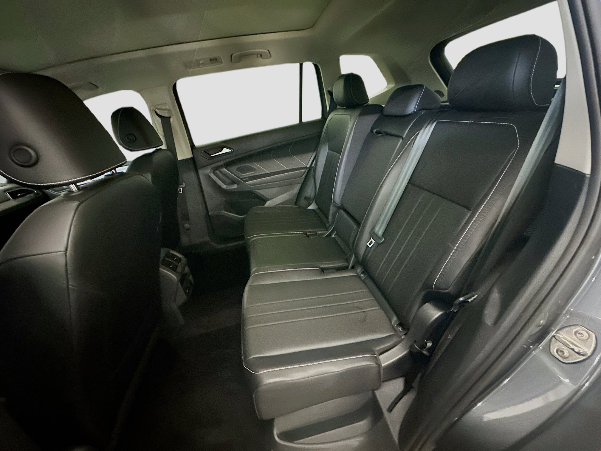 Used 2022 Volkswagen Tiguan SE image 30