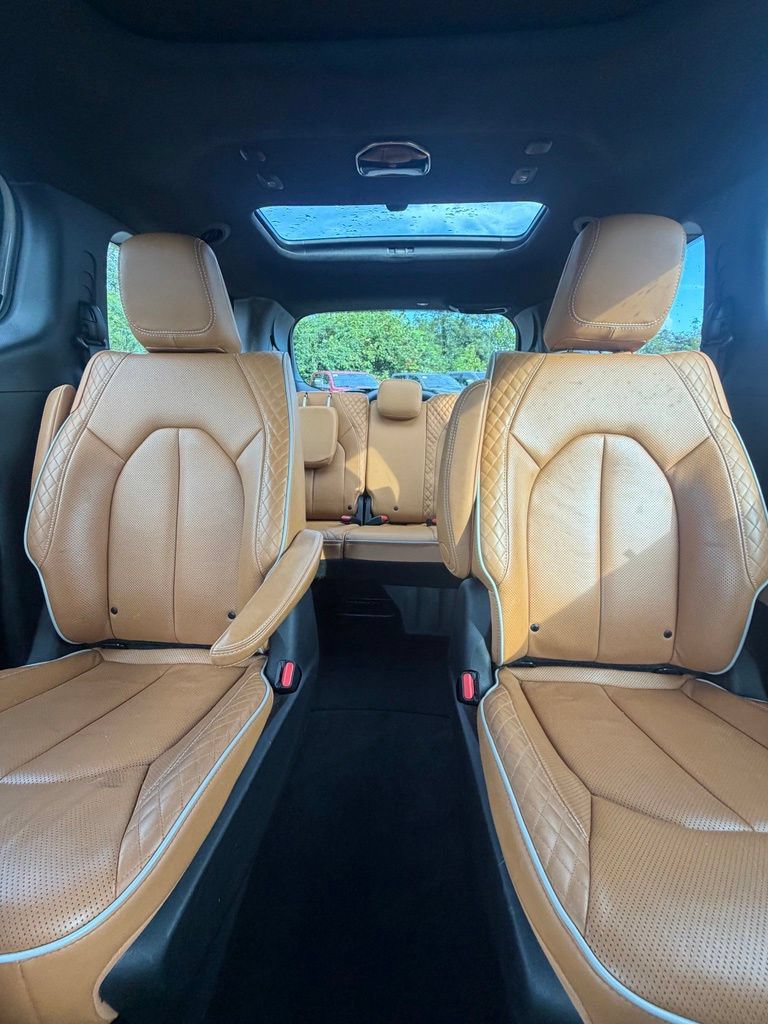 Used 2021 Chrysler Pacifica Pinnacle AWD/4WD image 16
