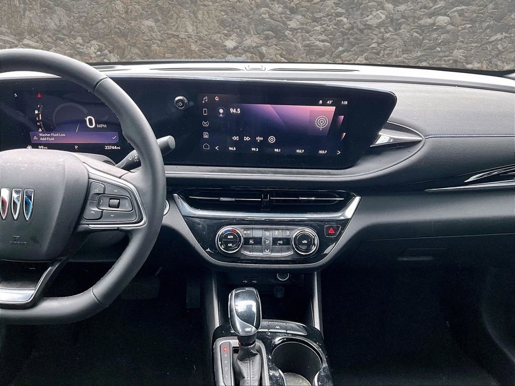 Used 2025 Buick Envista Sport Touring image 6