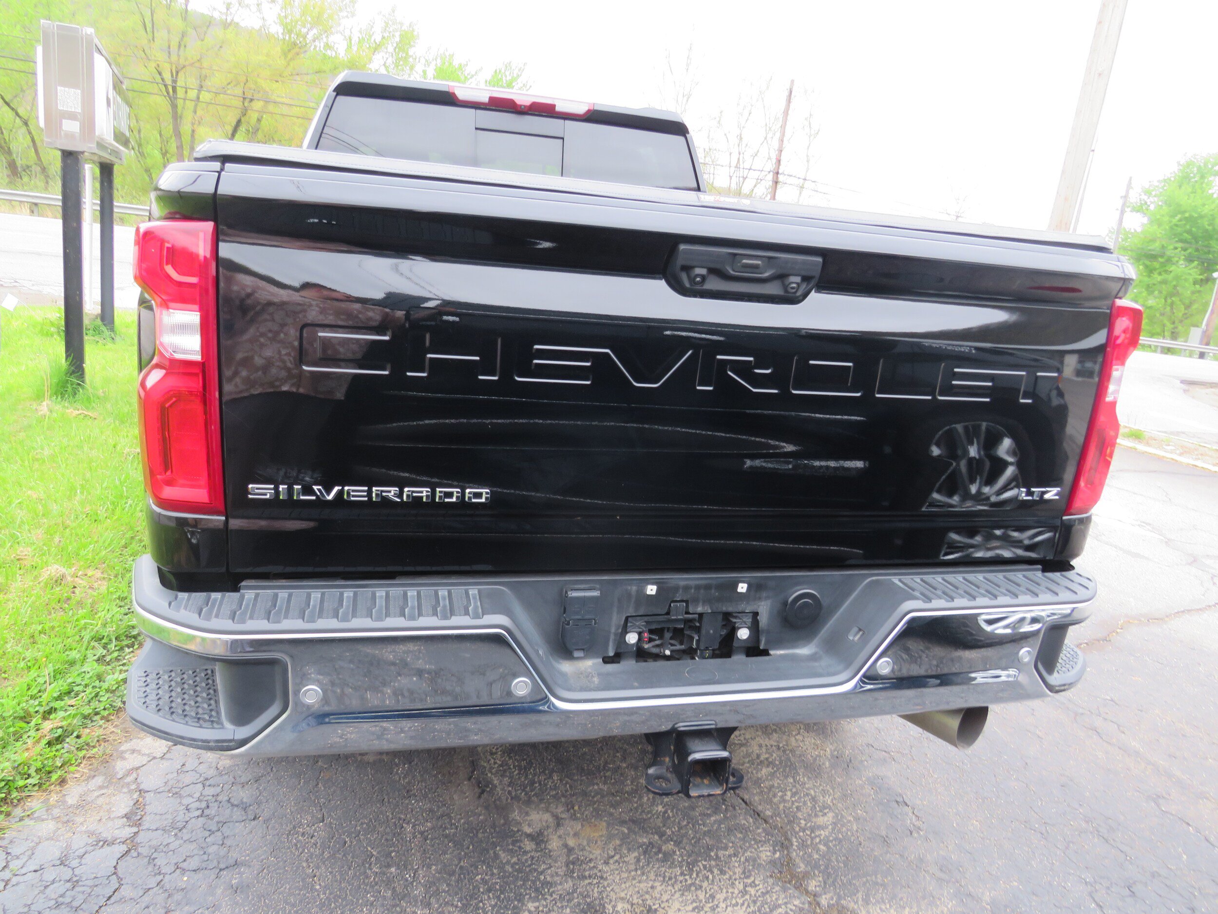 Used 2024 Chevrolet Silverado 2500 LTZ w/ LTZ Convenience Package AWD/4WD image 6