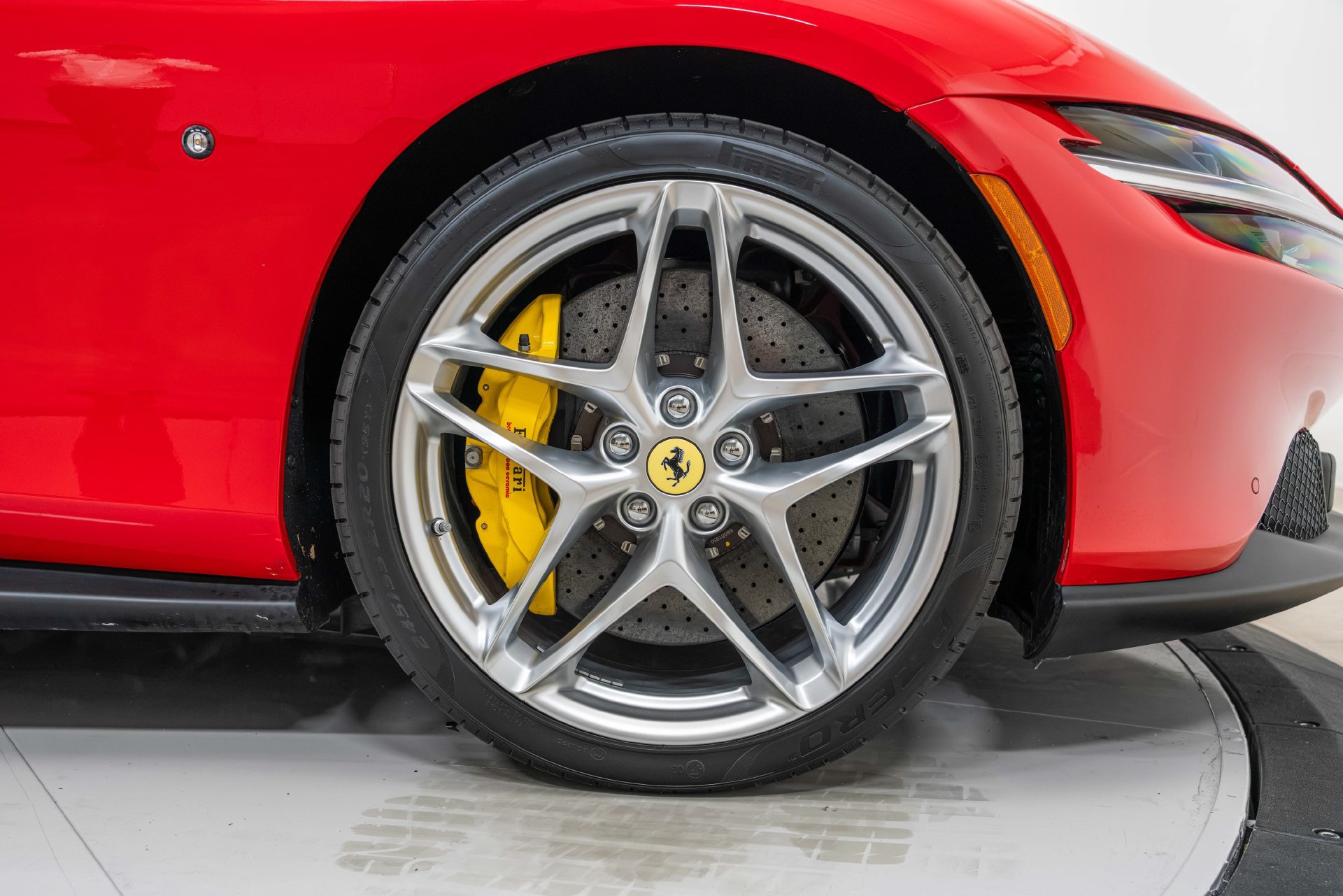 Certified 2026 Ferrari Roma Spider RWD image 17
