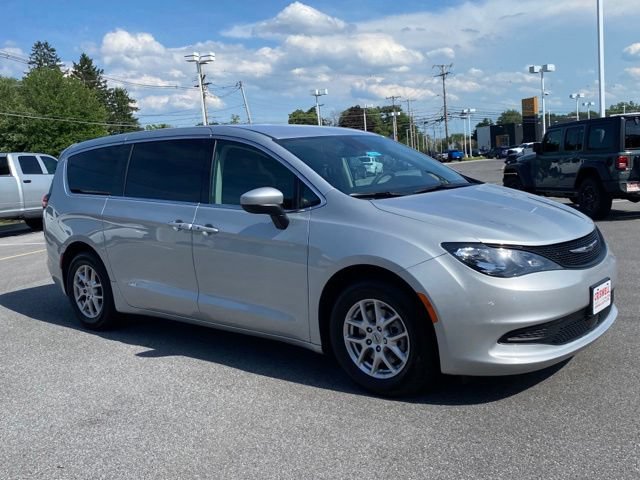 Used 2023 Chrysler Voyager LX FWD image 7