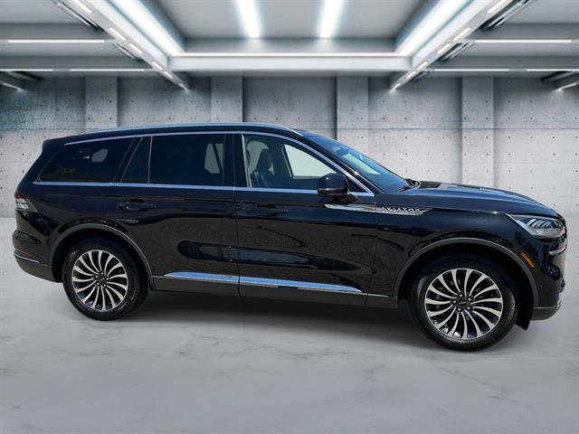 Used 2023 Lincoln Aviator Reserve w/ Elements Package Plus AWD/4WD image 3