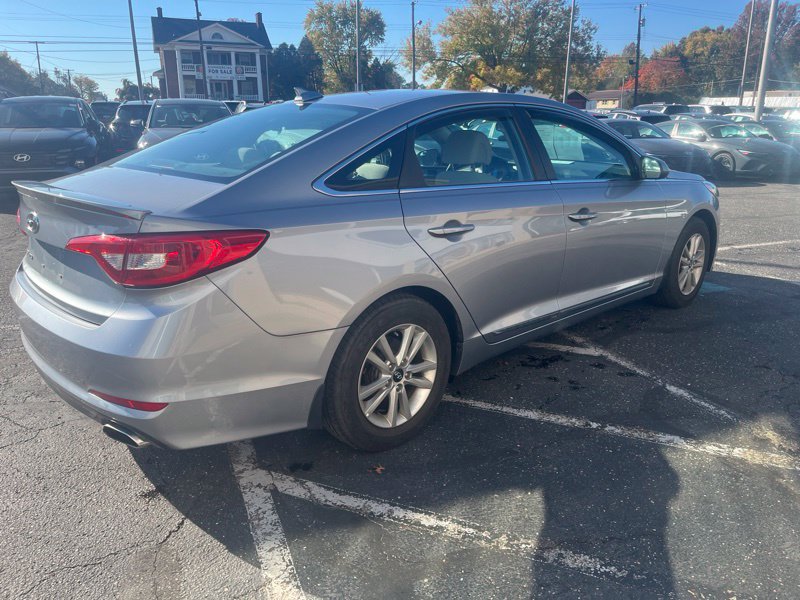 Used 2017 Hyundai Sonata SE FWD image 5