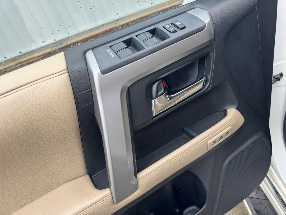 Used 2016 Toyota 4Runner Limited AWD/4WD image 36