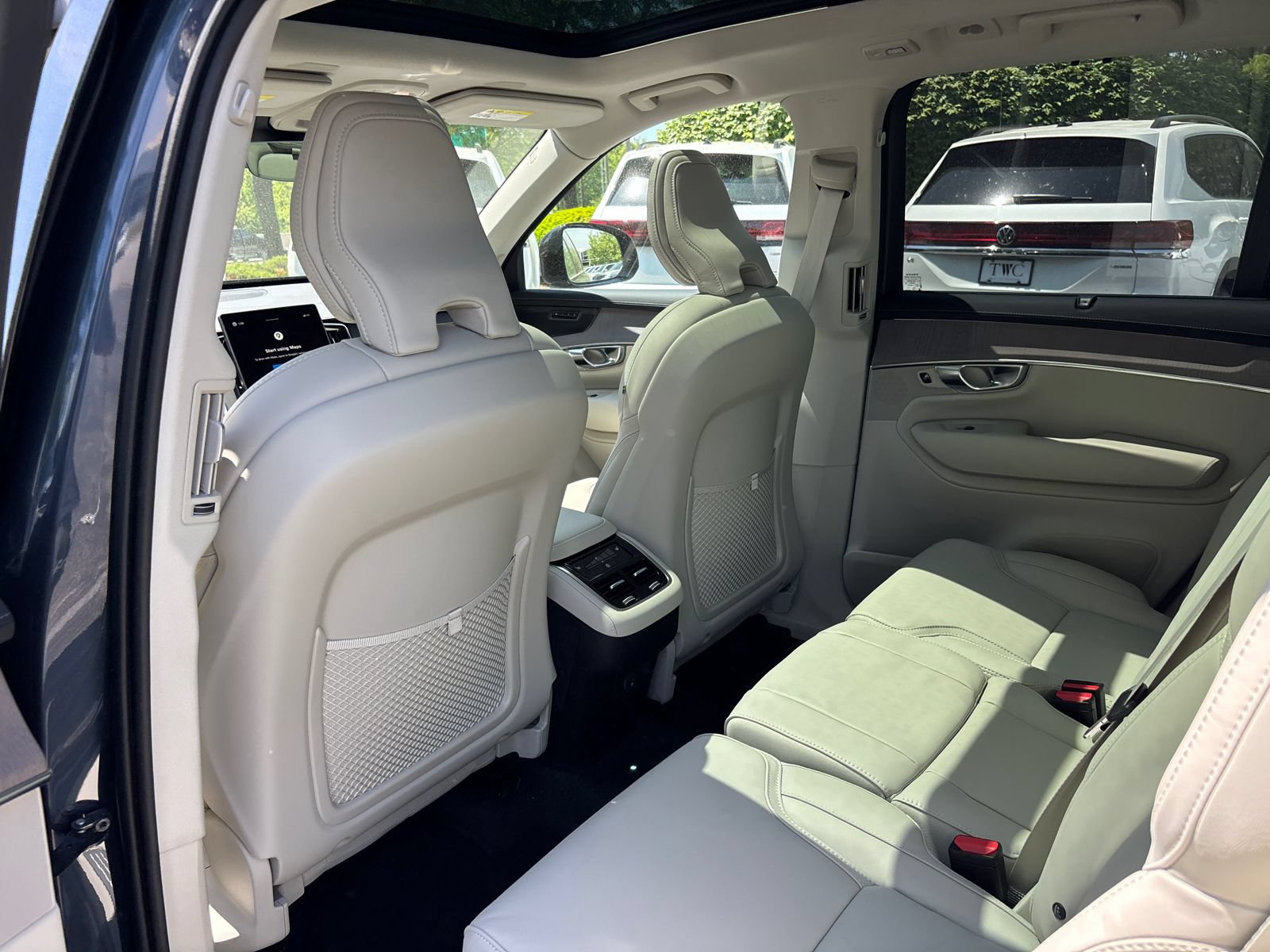 New 2026 Volvo XC90 B6 Ultra w/ Protection Package Premier AWD/4WD image 26