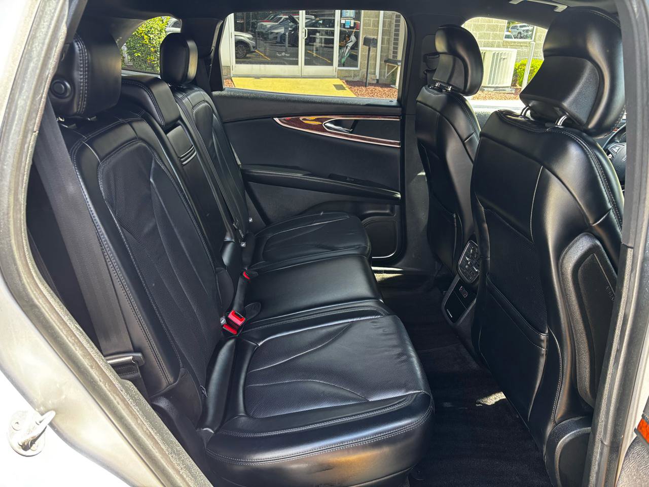 Used 2018 Lincoln MKX Reserve w/ Lincoln MKX Climate Package AWD/4WD image 24