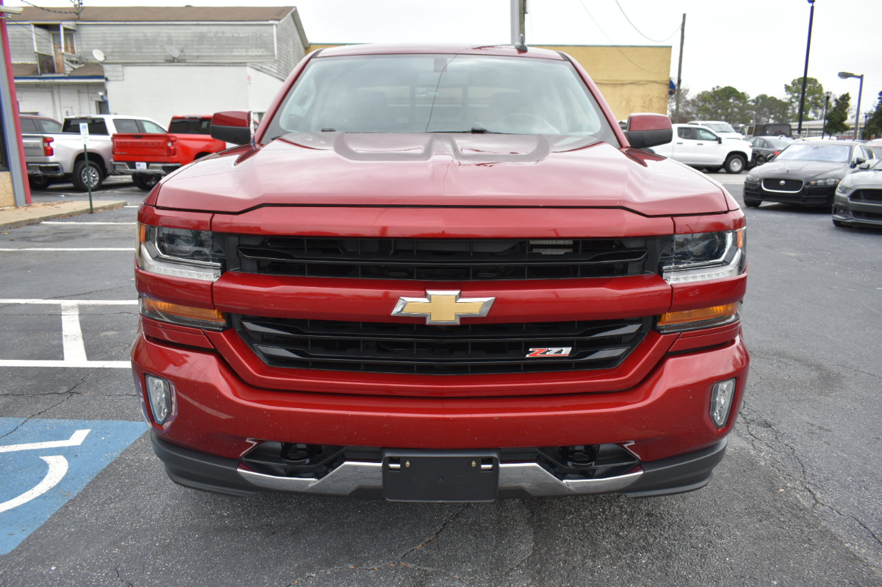 Used 2018 Chevrolet Silverado 1500 LT w/ All Star Edition image 3