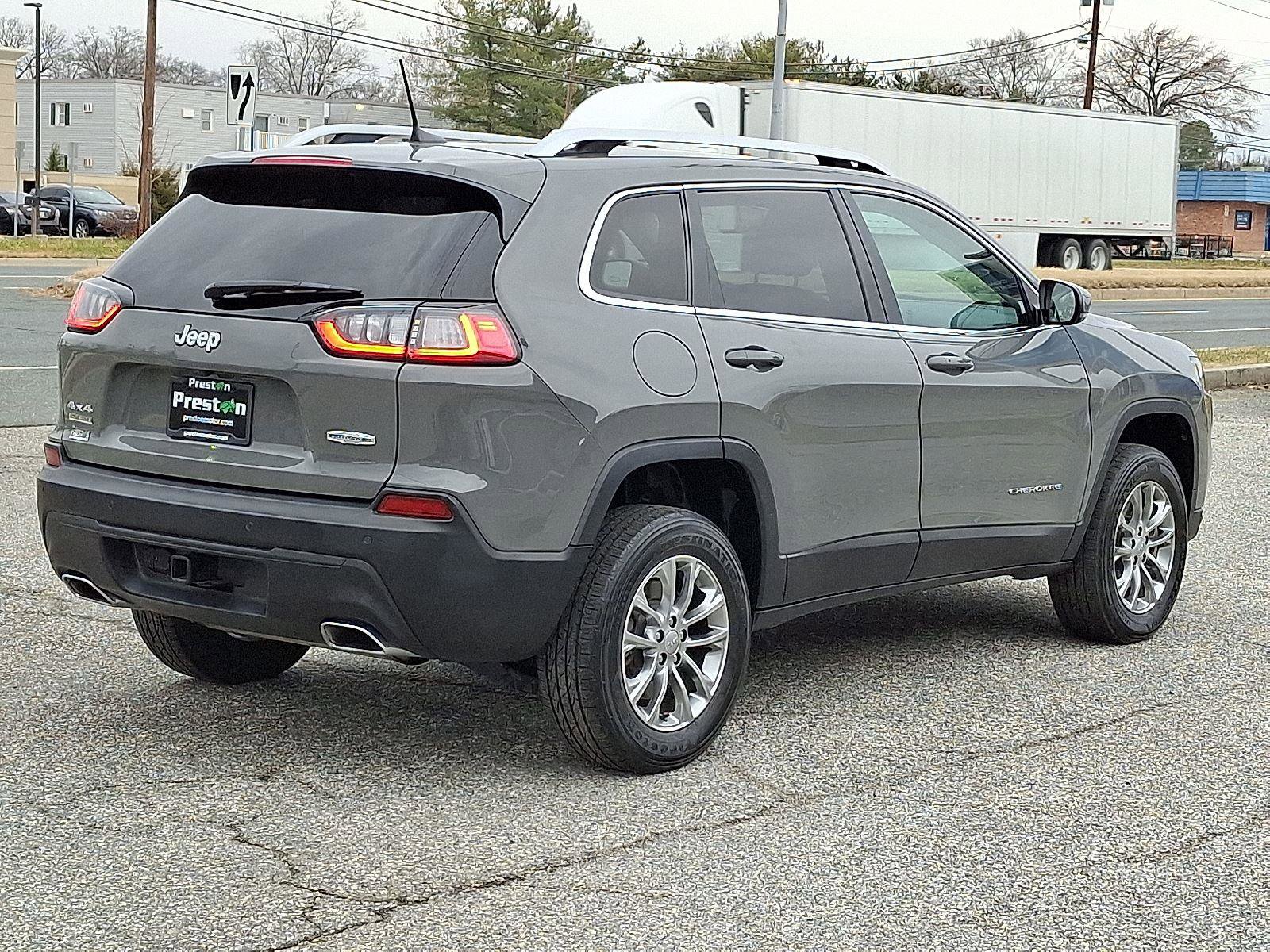 Used 2021 Jeep Cherokee Latitude Lux w/ Comfort/Convenience Group image 4