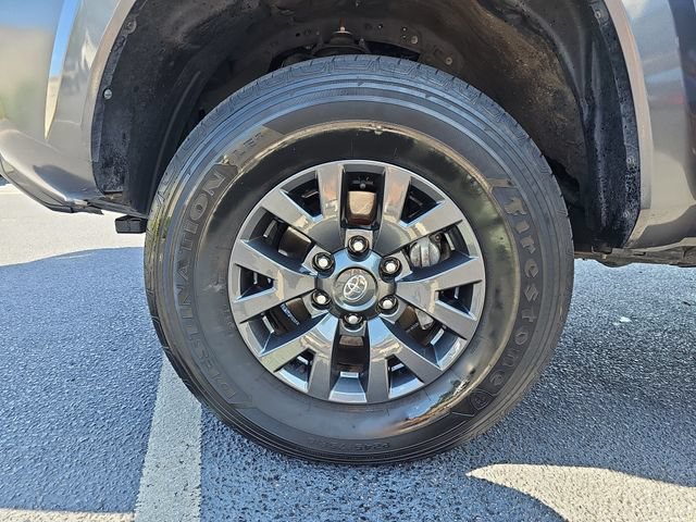 Used 2022 Toyota Tacoma SR5 w/ Technology Package RWD image 33