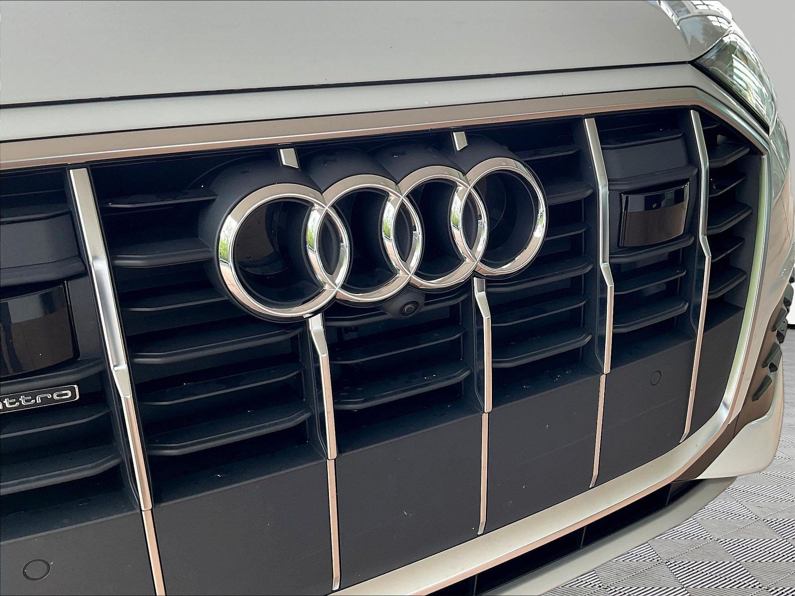 Used 2023 Audi Q7 3.0T Prestige AWD/4WD image 32